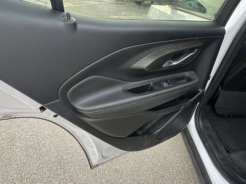 Used 2023 GMC Terrain SLT image 22