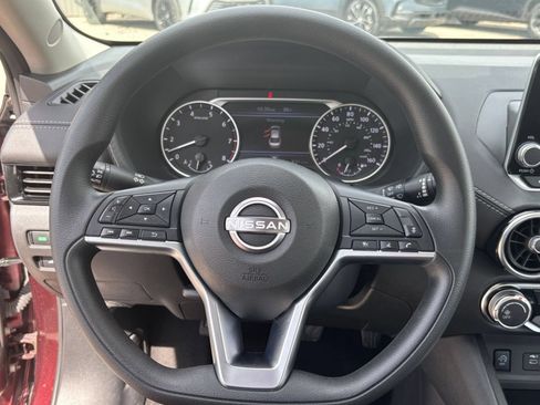 Used 2025 Nissan Sentra SV FWD image 22