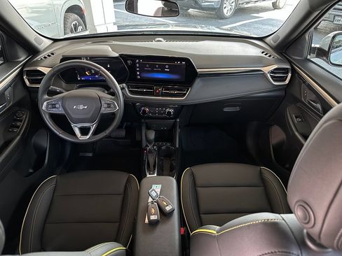 Used 2025 Chevrolet TrailBlazer ACTIV w/ Driver Confidence Package FWD image 21