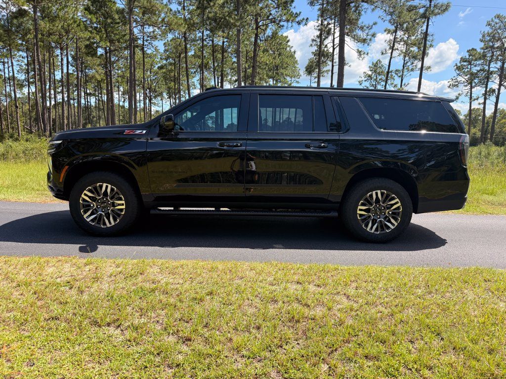 New 2026 Chevrolet Suburban Z71 w/ Z71 Off-Road Package AWD/4WD image 2