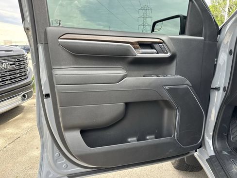 Used 2025 Chevrolet Silverado 1500 RST AWD/4WD image 25