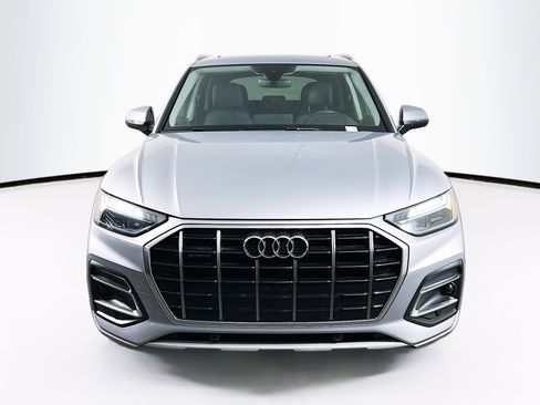 Used 2021 Audi Q5 Premium w/ Convenience Package image 2