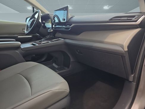 Used 2024 Toyota Sienna XLE image 20