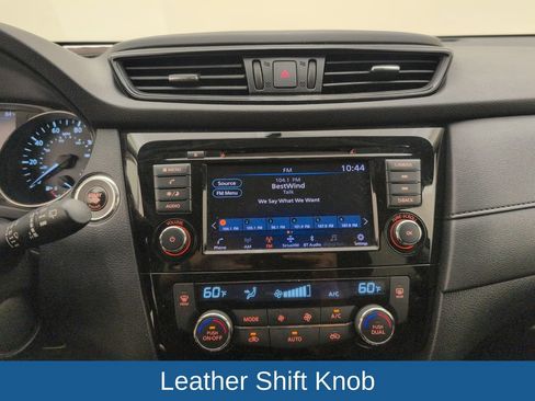 Used 2018 Nissan Rogue SV FWD image 26