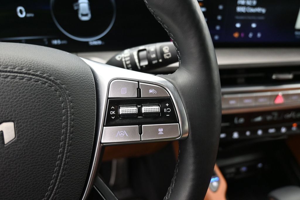 Used 2024 Kia Telluride SX X-Pro AWD/4WD image 3