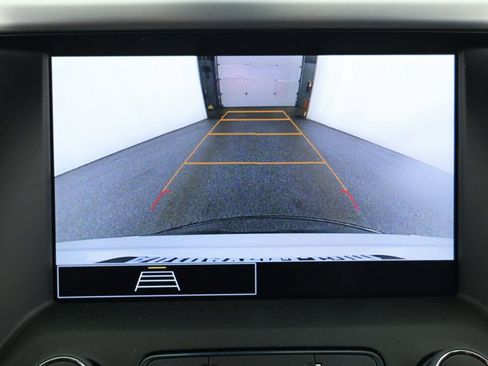 Used 2023 GMC Acadia SLE image 17