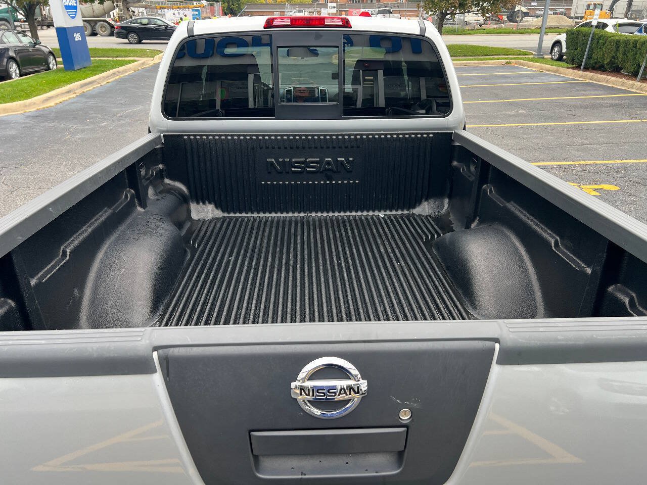 Used 2009 Nissan Frontier SE w/ SE Value Truck Pkg AWD/4WD image 16
