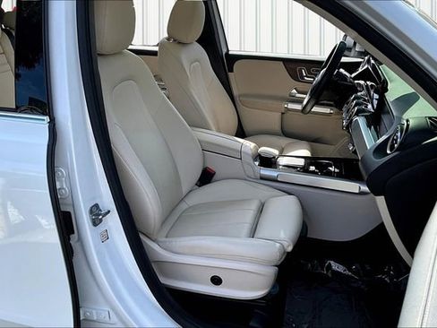 Used 2023 Mercedes-Benz GLB 250 4MATIC image 29