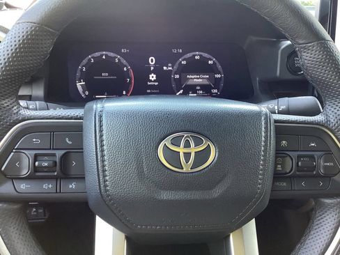 Used 2024 Toyota Tacoma Limited w/ Limited Package (LT) AWD/4WD image 20