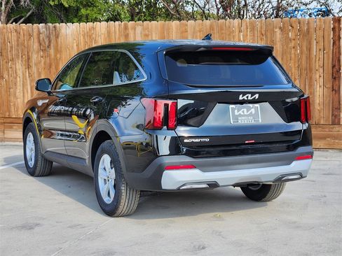 New 2026 Kia Sorento LX image 3