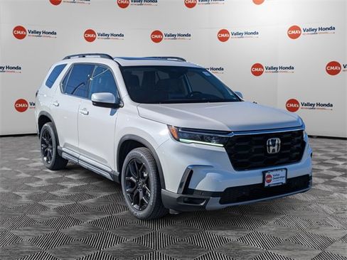 New 2025 Honda Pilot Touring image 3