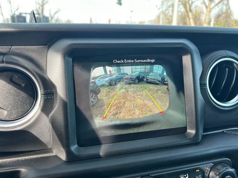 Used 2022 Jeep Wrangler Unlimited Rubicon 4xe w/ Cold Weather Group image 16