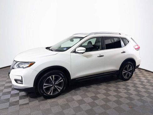 Used 2017 Nissan Rogue SL w/ SL Premium Package image 1