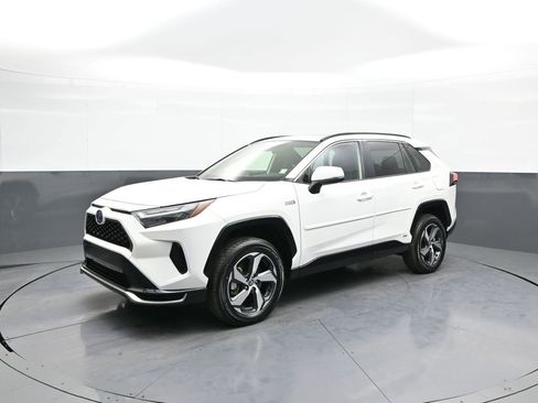 Certified 2023 Toyota RAV4 SE image 10
