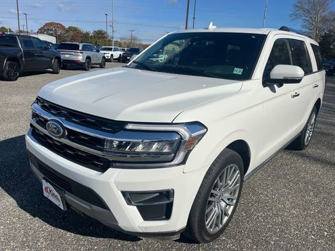 Used 2022 Ford Expedition Limited image 4