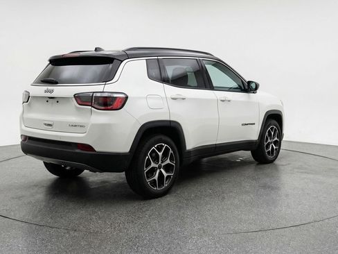 Used 2025 Jeep Compass Limited image 9
