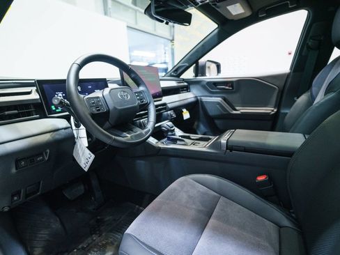 Used 2025 Toyota Grand Highlander AWD image 13