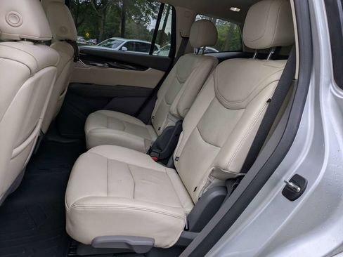 Used 2020 Cadillac XT6 Premium Luxury FWD image 14