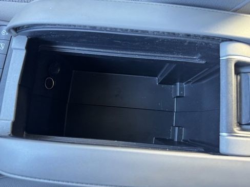 Used 2022 Toyota Highlander LE image 21