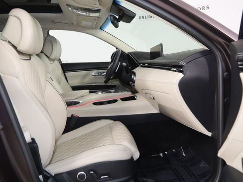 Used 2023 Genesis GV70 3.5T Sport w/ Sport Prestige Package AWD/4WD image 14