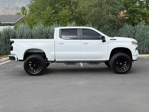 Used 2023 Chevrolet Silverado 1500 RST w/ Z71 Off-Road Package AWD/4WD image 8
