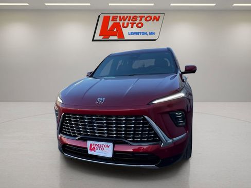 Certified 2025 Buick Enclave Avenir image 3