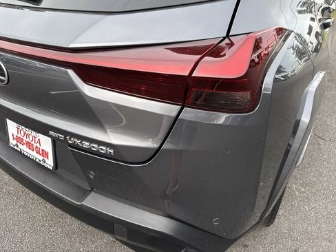 Used 2025 Lexus UX 300h AWD image 38