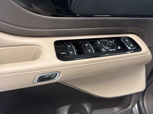 Used 2023 Lincoln Aviator AWD w/ Premium Package image 33