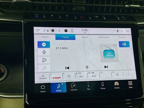 Used 2023 Jeep Grand Cherokee 4WD 4xe w/ Luxury Tech Group II image 21