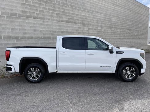 Used 2024 GMC Sierra 1500 SLE w/ X31 Off-Road Package image 20
