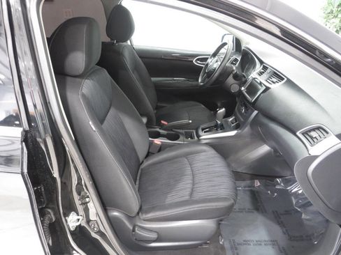Used 2019 Nissan Sentra SV FWD image 11