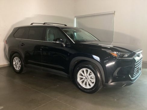 Used 2024 Toyota Grand Highlander XLE image 7