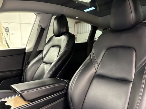 Used 2021 Tesla Model Y Long Range image 4