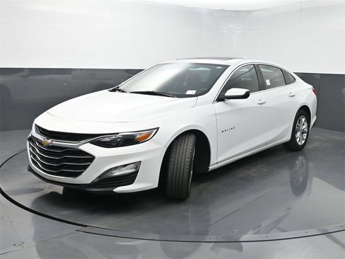 Used 2024 Chevrolet Malibu LT image 18
