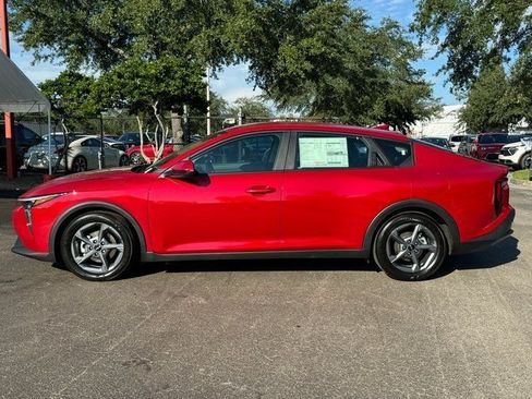 New 2025 Kia K4 FWD image 2