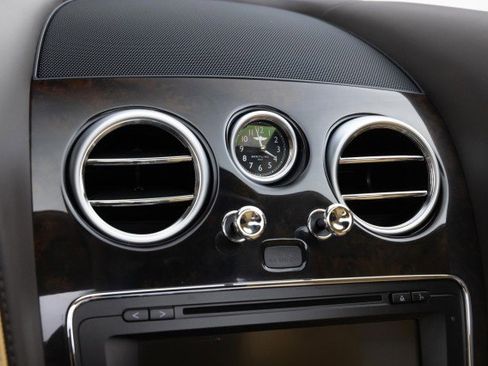 Used 2015 Bentley Flying Spur W12 image 40