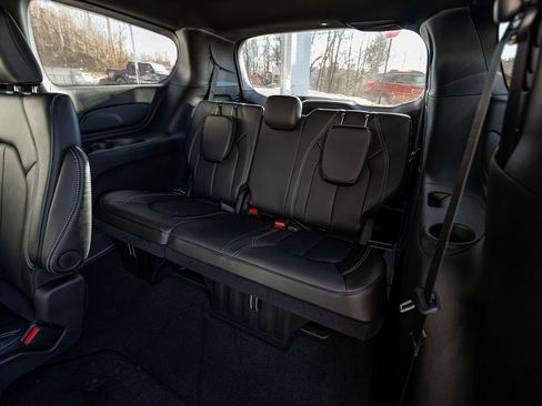 New 2026 Chrysler Pacifica Select image 26