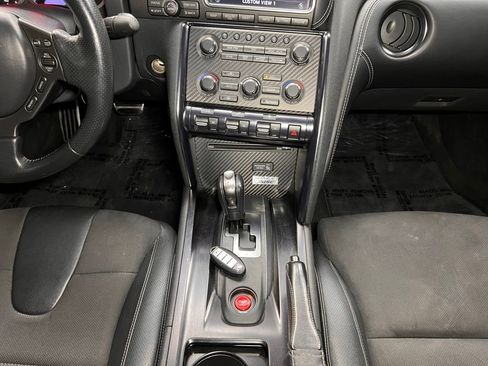 Used 2016 Nissan GT-R Premium image 8