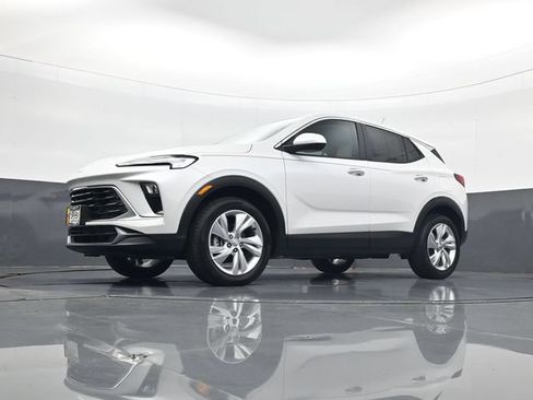 Certified 2024 Buick Encore GX Preferred w/ Comfort Package AWD/4WD image 21