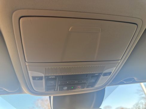 Used 2018 Acura MDX SH-AWD w/ Technology Package image 16