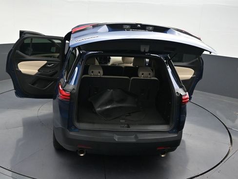 Used 2023 Chevrolet Traverse LS FWD image 35