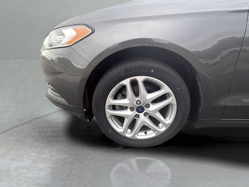 Used 2016 Ford Fusion SE image 17
