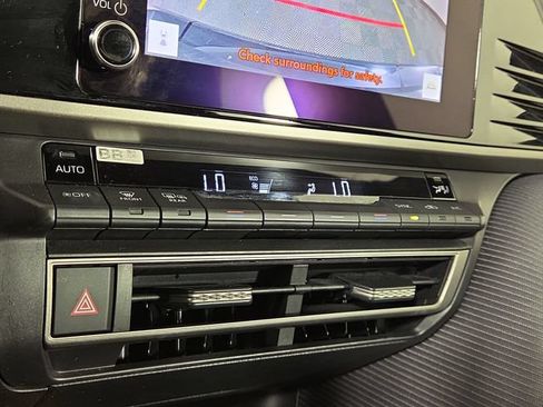 Used 2025 Toyota Camry SE FWD image 19