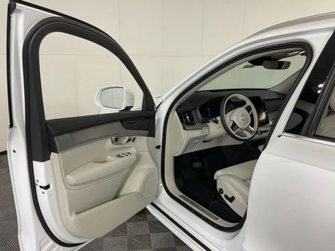 New 2026 Volvo XC90 B6 Ultra w/ Protection Package image 26