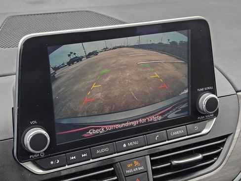 Used 2023 Nissan Altima 2.5 SV FWD image 13