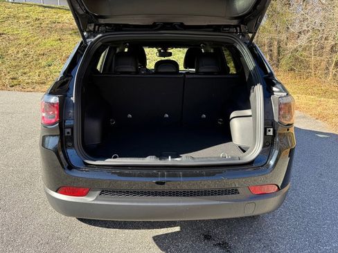 New 2026 Jeep Compass Latitude image 15