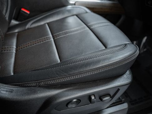 Used 2023 Chevrolet Silverado 1500 High Country w/ High Country Premium Package image 44