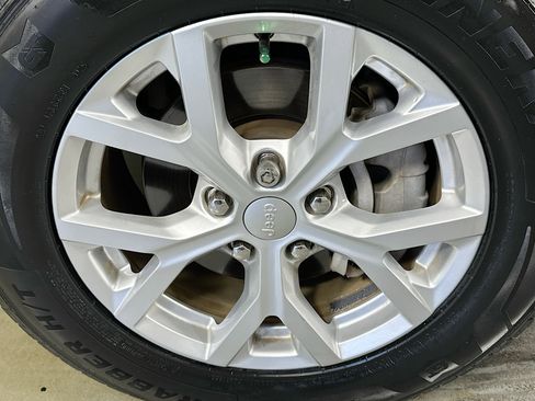 Used 2023 Jeep Grand Cherokee Limited w/ Trailer Tow Prep Group (B) image 30