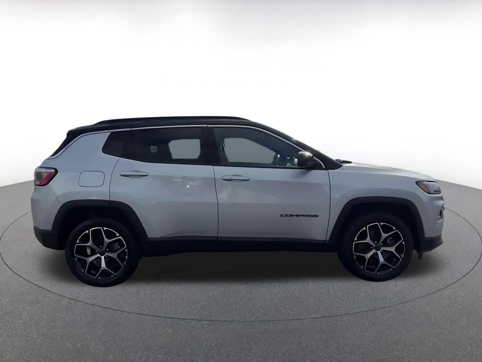 Used 2025 Jeep Compass Limited AWD/4WD image 15
