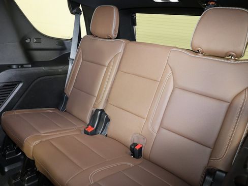 Used 2024 Chevrolet Tahoe High Country image 12